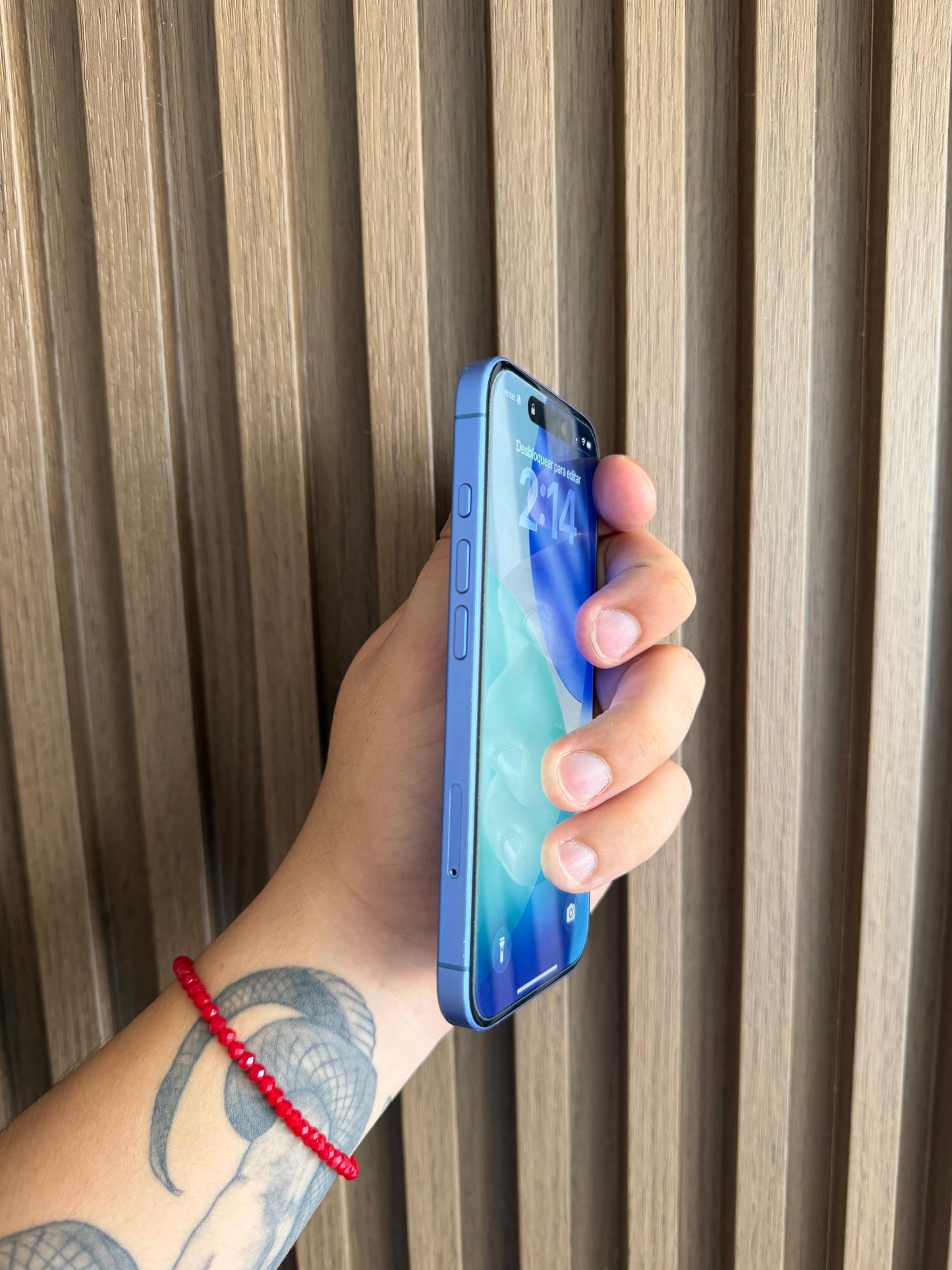 iPhone 16 128GB – Detalle Estético en Pantalla (Rayas Leves) | Remate Único